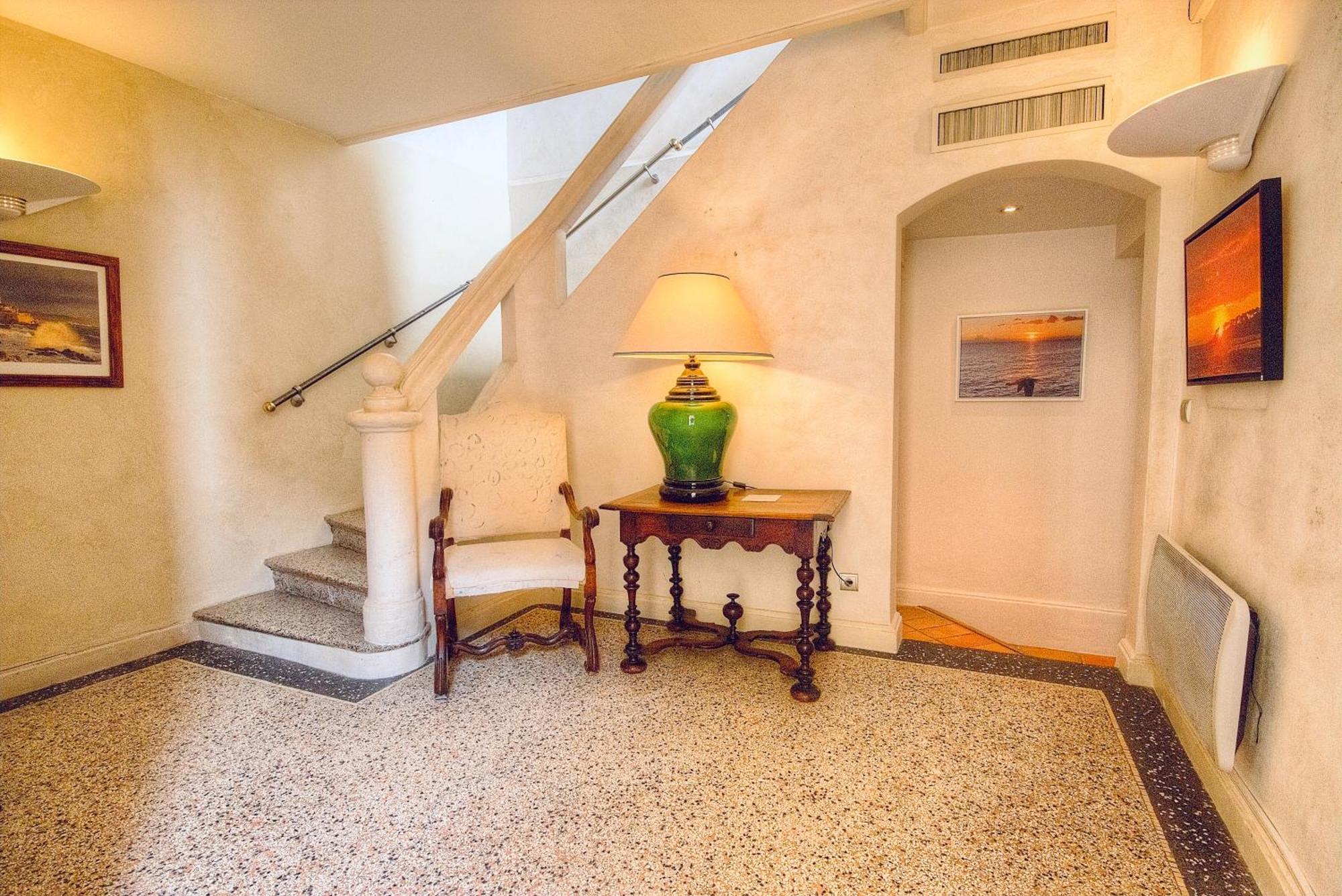 Апартаменты Les Remparts Antibes Location Экстерьер фото