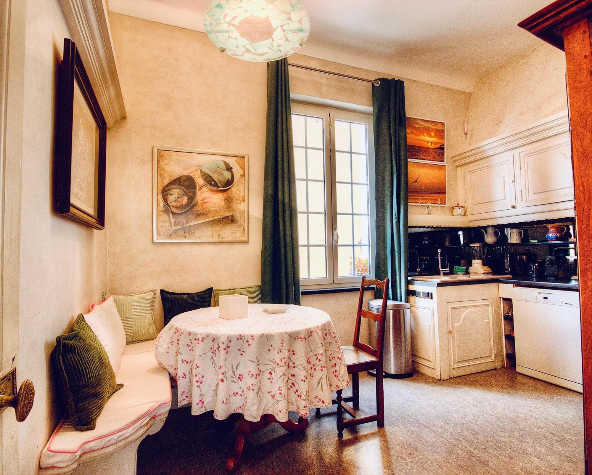 Апартаменты Les Remparts Antibes Location Экстерьер фото